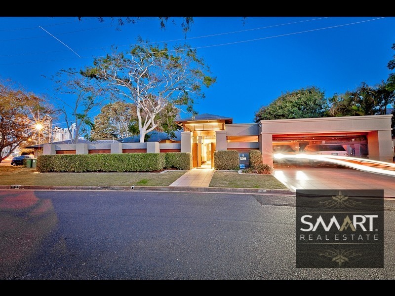 3 Inga Avenue, Bundall QLD 4217