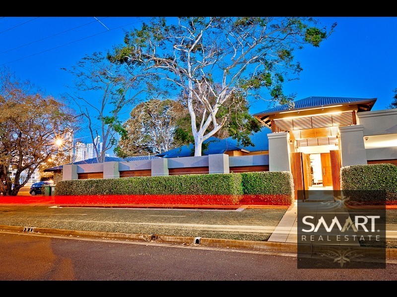 3 Inga Avenue, Bundall QLD 4217