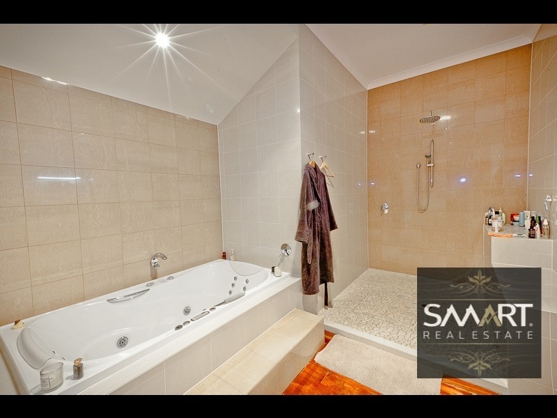 3 Inga Avenue, Bundall QLD 4217