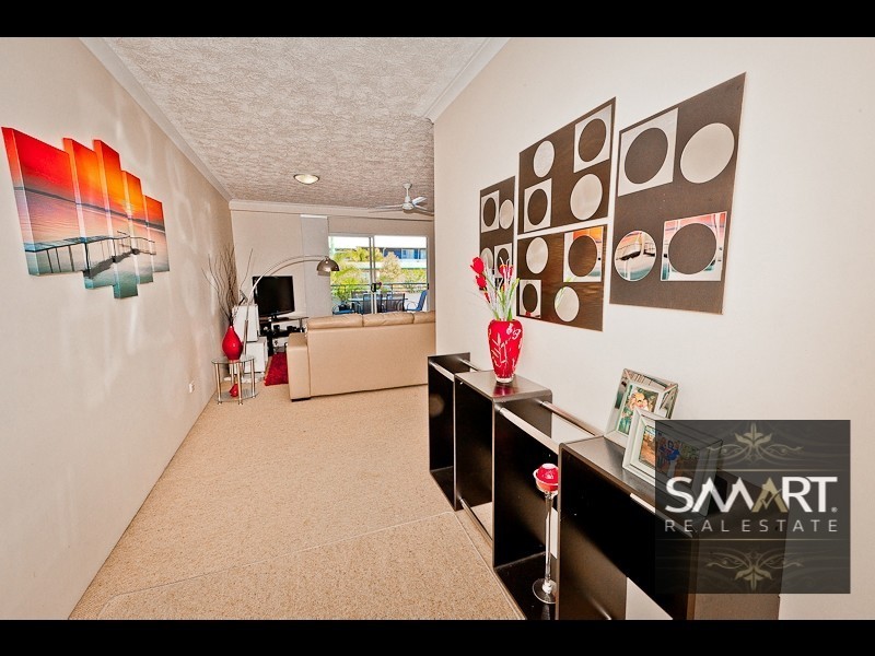 2/4 Proud Street, Labrador QLD 4215