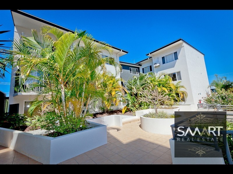 2/4 Proud Street, Labrador QLD 4215