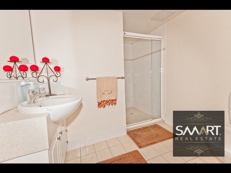 2/4 Proud Street, Labrador QLD 4215