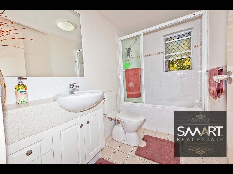 2/4 Proud Street, Labrador QLD 4215