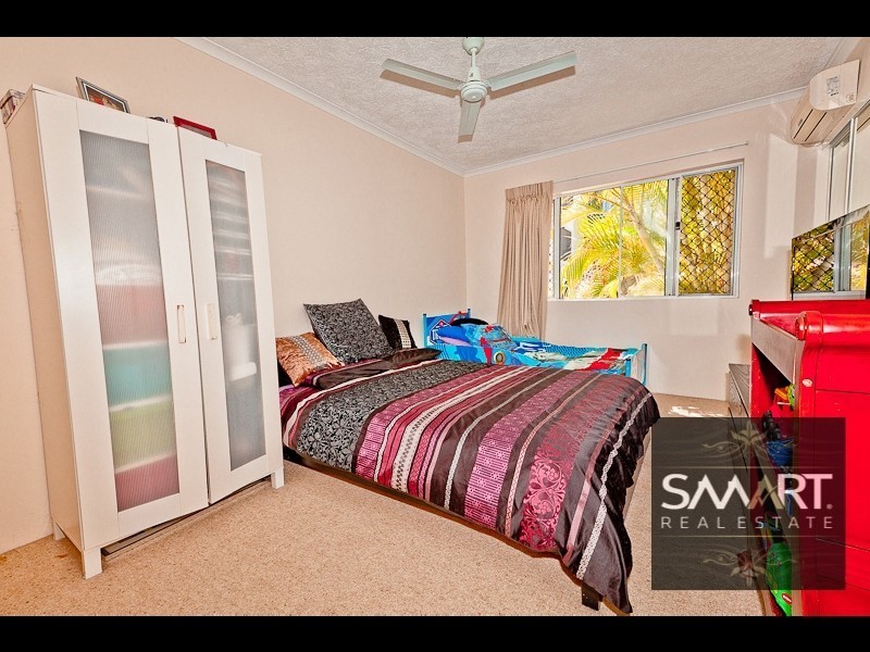 2/4 Proud Street, Labrador QLD 4215