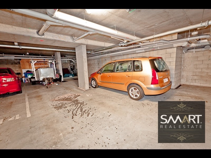 2/4 Proud Street, Labrador QLD 4215