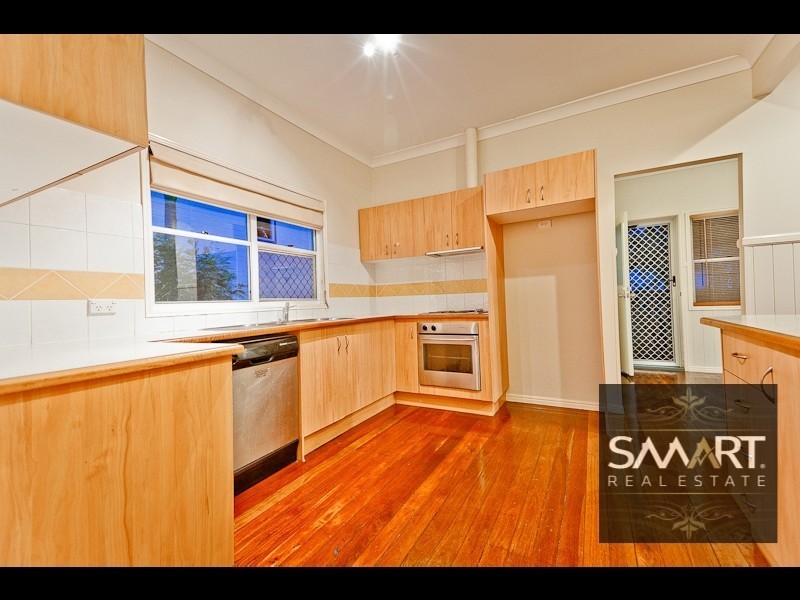 1/143 Johnston Street, Southport QLD 4215