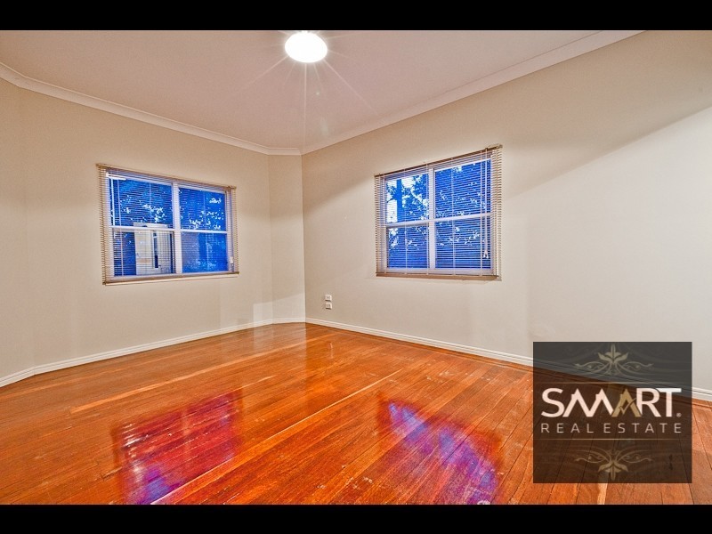 1/143 Johnston Street, Southport QLD 4215