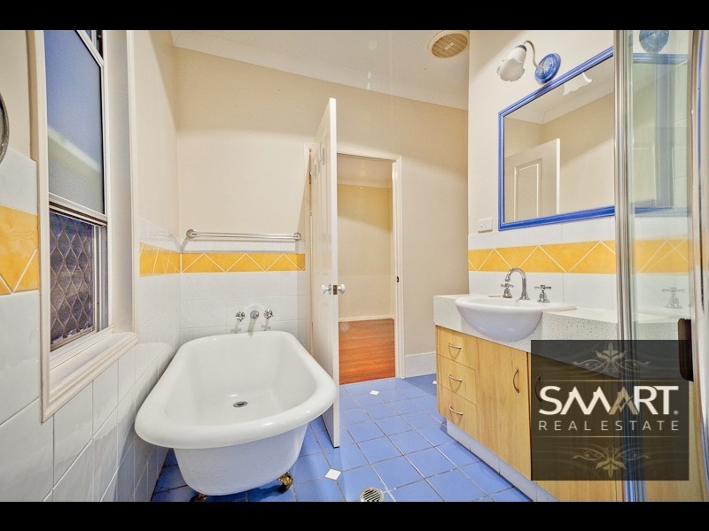 1/143 Johnston Street, Southport QLD 4215