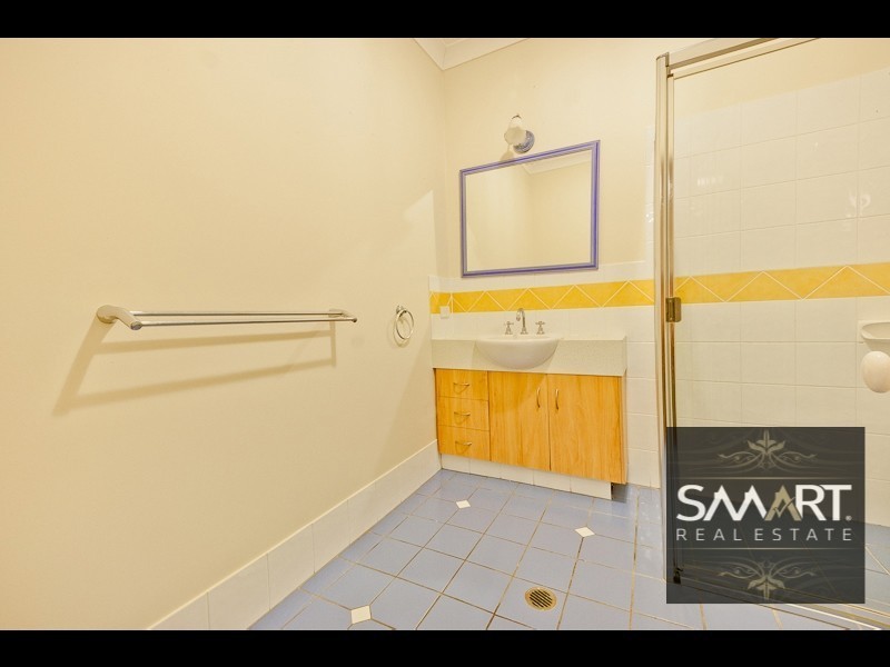 1/143 Johnston Street, Southport QLD 4215