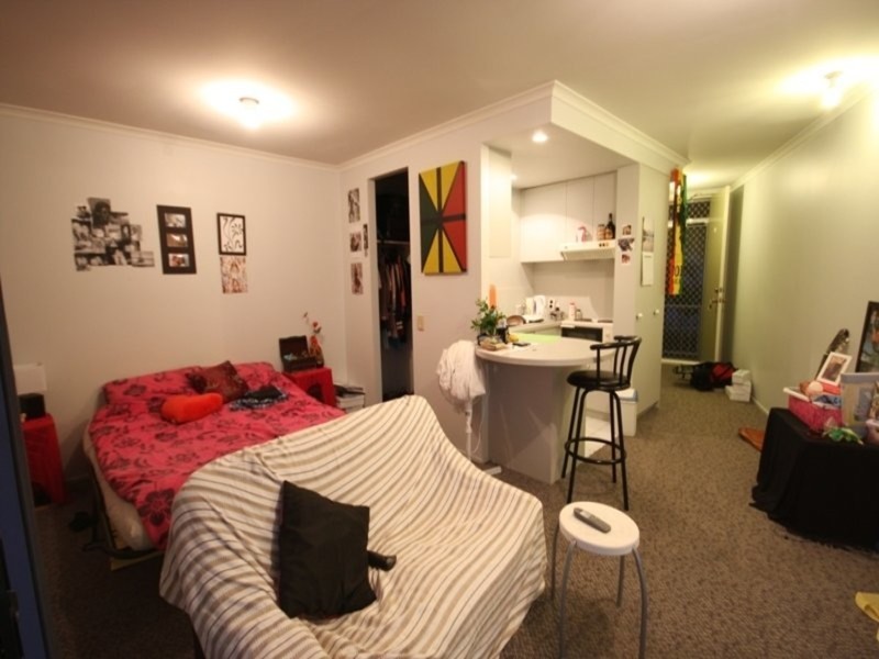 14/15 Weemala Street, Chevron Island QLD 4217