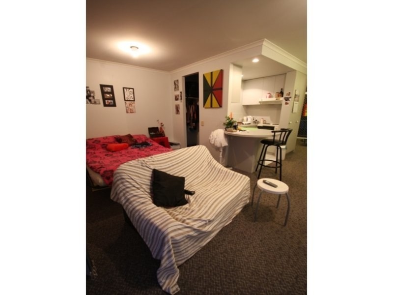 14/15 Weemala Street, Chevron Island QLD 4217