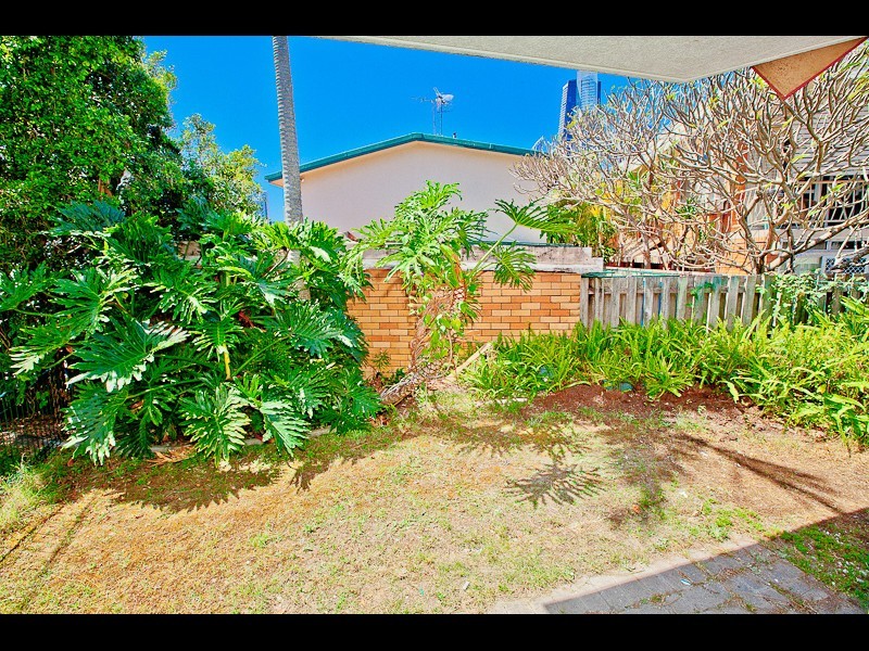 5/15 Weemala Street, Chevron Island QLD 4217