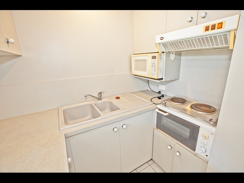 5/15 Weemala Street, Chevron Island QLD 4217