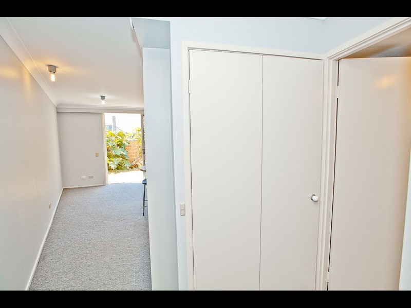 5/15 Weemala Street, Chevron Island QLD 4217