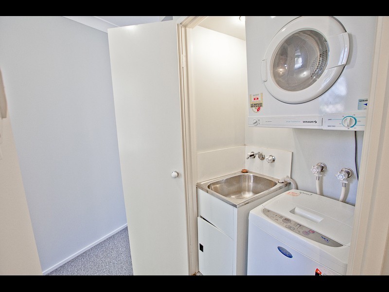 5/15 Weemala Street, Chevron Island QLD 4217