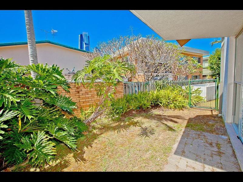 5/15 Weemala Street, Chevron Island QLD 4217