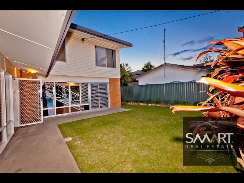 3 Valencia Avenue, Isle Of Capri QLD 4217