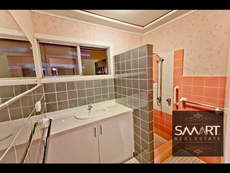 3 Valencia Avenue, Isle Of Capri QLD 4217