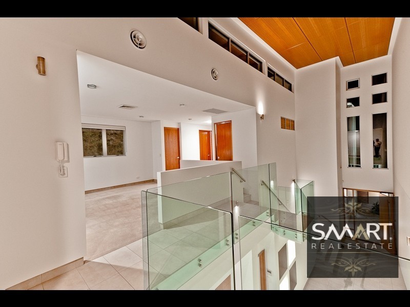 3033B The Boulevarde, Benowa QLD 4217