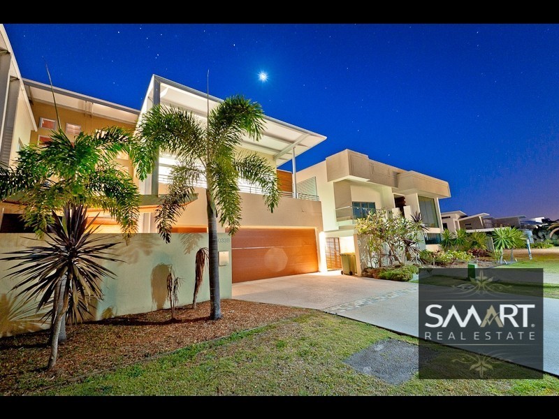 3033B The Boulevarde, Benowa QLD 4217