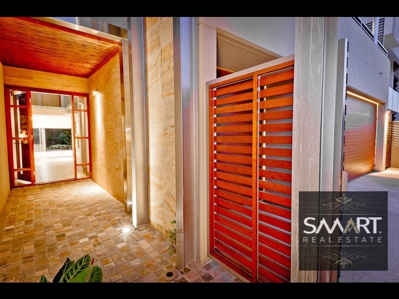 3033B The Boulevarde, Benowa QLD 4217