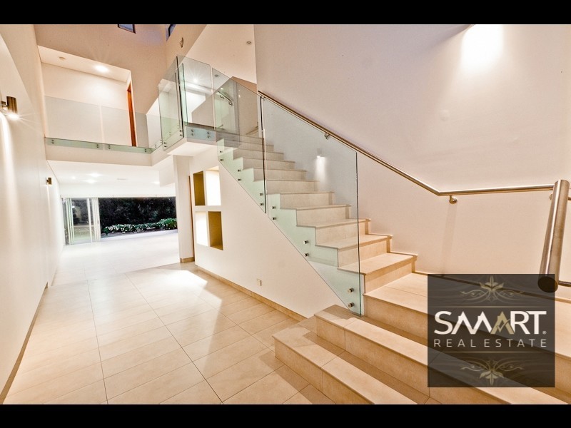 3033B The Boulevarde, Benowa QLD 4217