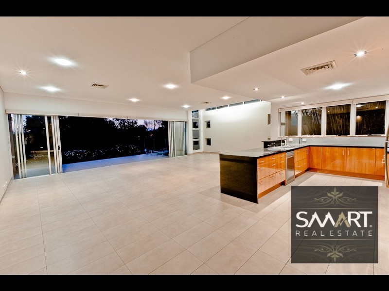 3033B The Boulevarde, Benowa QLD 4217