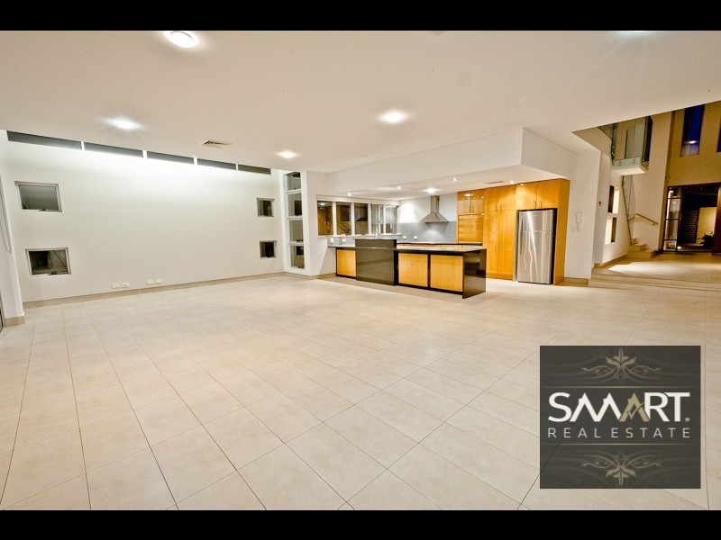 3033B The Boulevarde, Benowa QLD 4217