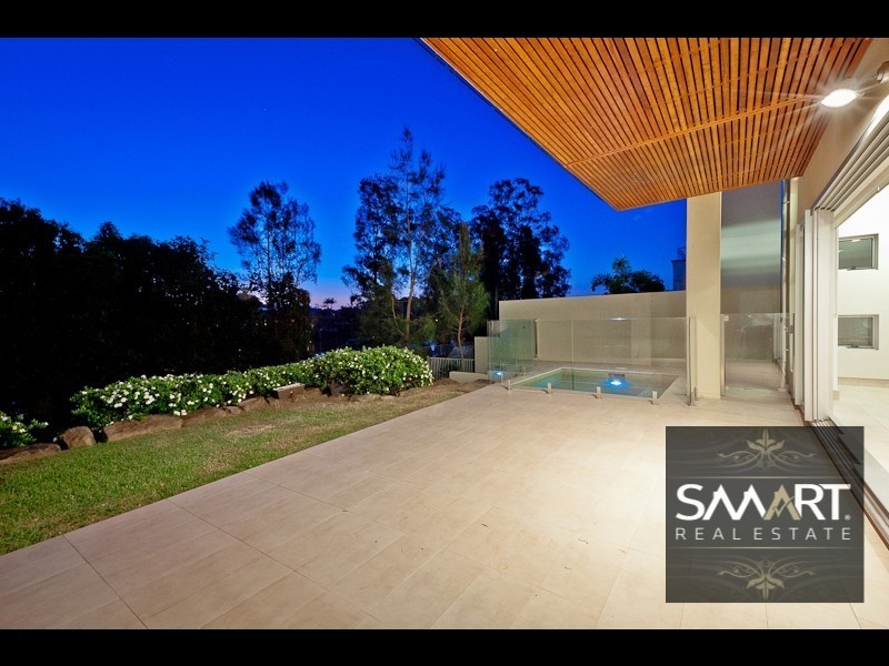 3033B The Boulevarde, Benowa QLD 4217