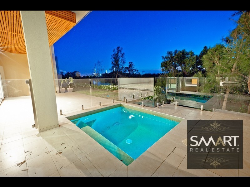 3033B The Boulevarde, Benowa QLD 4217