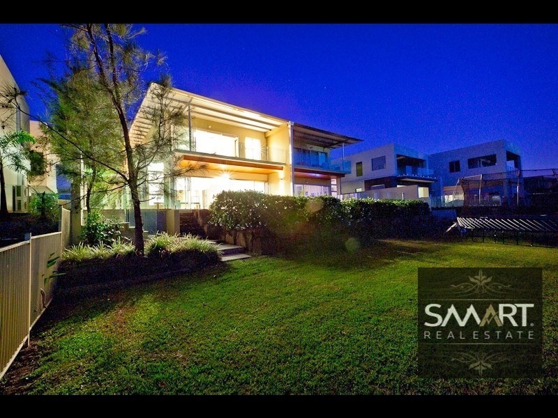 3033B The Boulevarde, Benowa QLD 4217