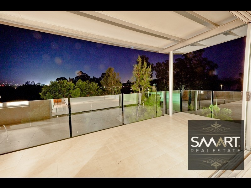 3033B The Boulevarde, Benowa QLD 4217