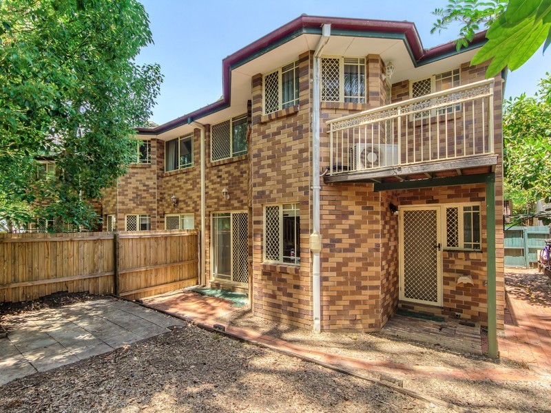 3/50 Pohlman Street, Southport QLD 4215