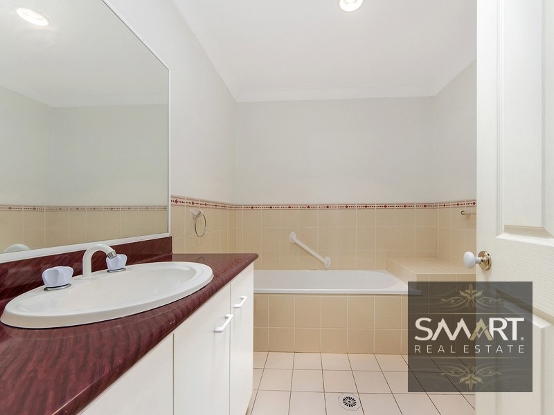 3/50 Pohlman Street, Southport QLD 4215