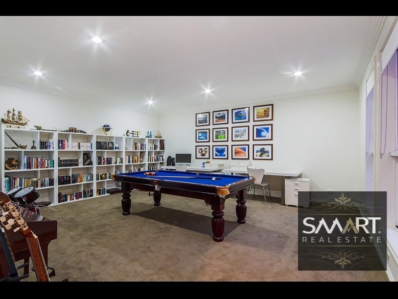 96 Cabana Boulevard, Benowa Waters QLD 4217