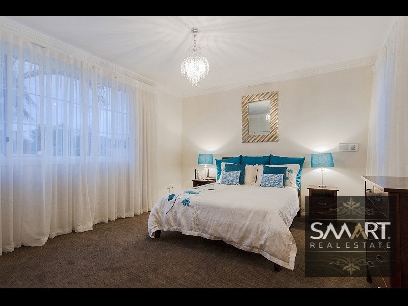 96 Cabana Boulevard, Benowa Waters QLD 4217