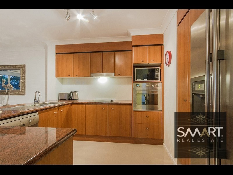 64/88-98 Limetree Parade, Runaway Bay QLD 4216