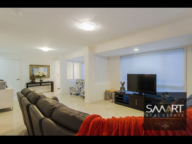 64/88-98 Limetree Parade, Runaway Bay QLD 4216