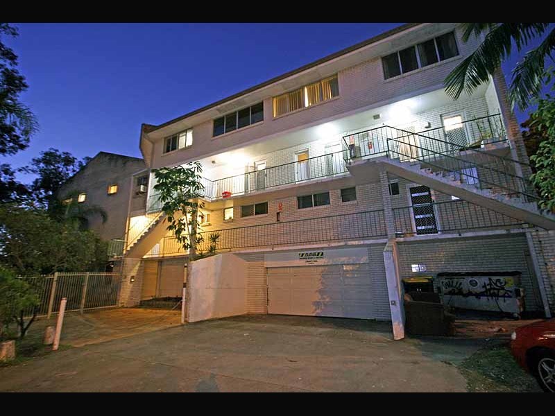 3/34 Remembrance Drive, Surfers Paradise QLD 4217