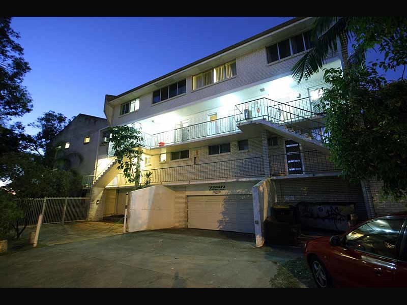3/34 Remembrance Drive, Surfers Paradise QLD 4217