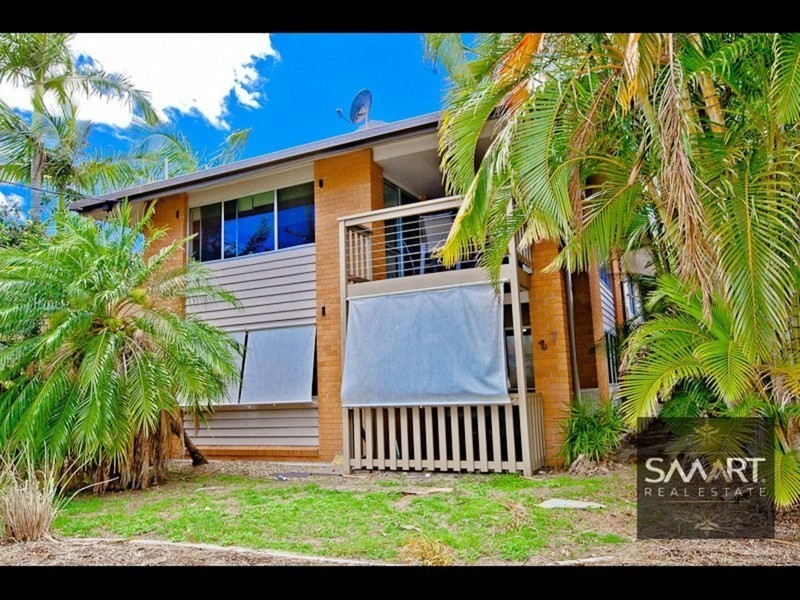 27 Paradise Parade, Paradise Point QLD 4216