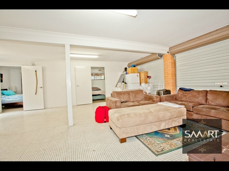 27 Paradise Parade, Paradise Point QLD 4216