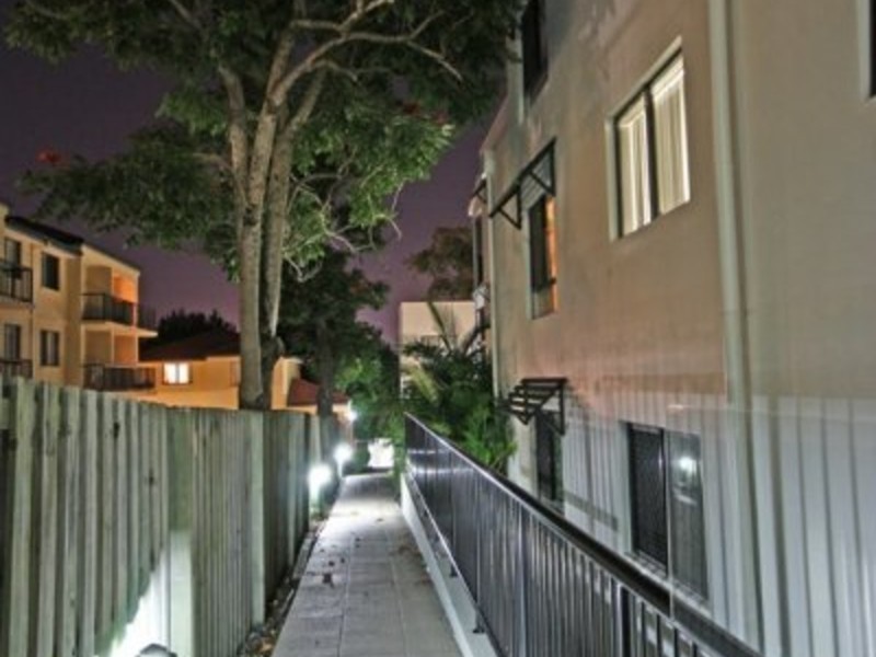 17/15 Lloyd Street, Southport QLD 4215
