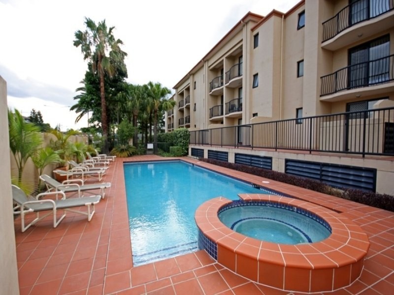 6/61 North Street, Southport QLD 4215