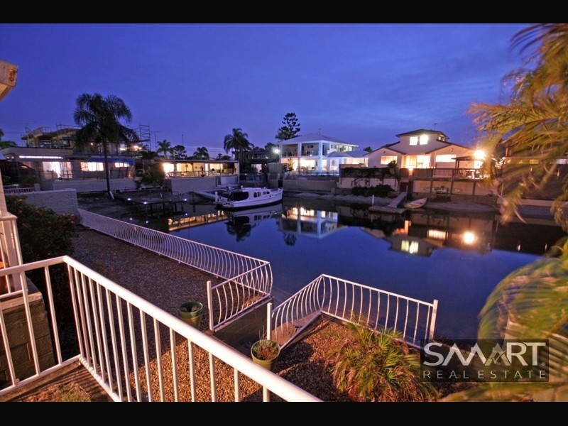3 Winter Haven Key, Broadbeach Waters QLD 4218