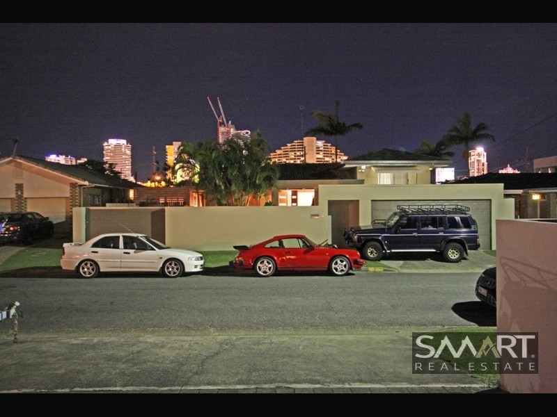 3 Winter Haven Key, Broadbeach Waters QLD 4218