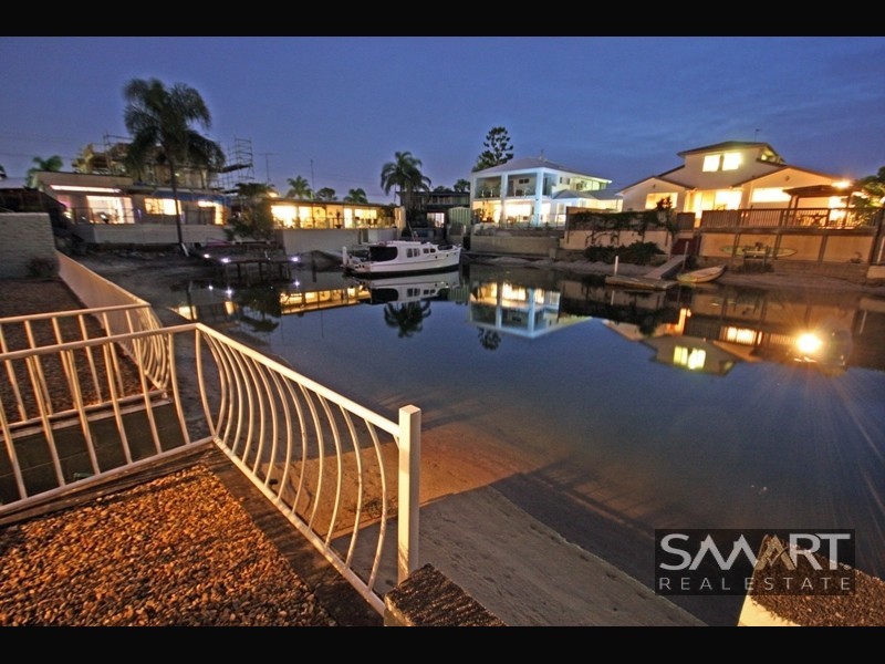 3 Winter Haven Key, Broadbeach Waters QLD 4218