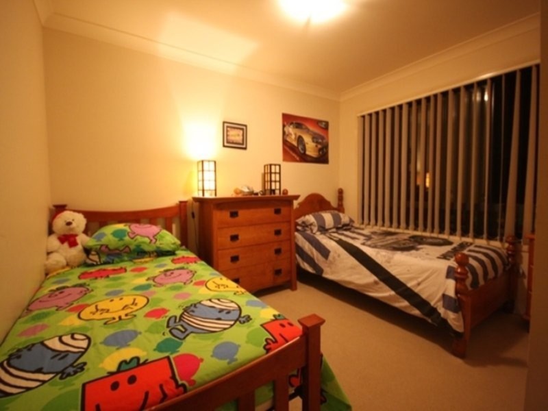 2/120 Pohlman Street, Southport QLD 4215
