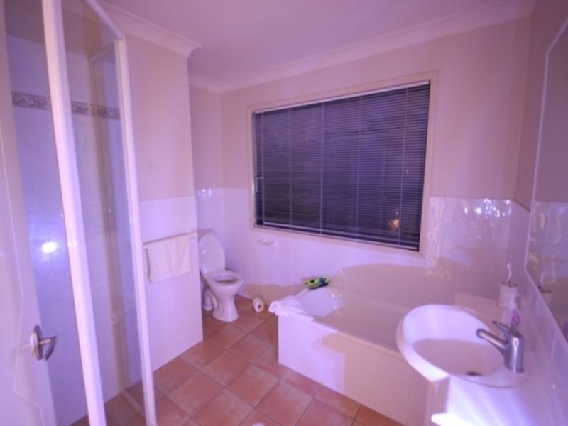 2/120 Pohlman Street, Southport QLD 4215