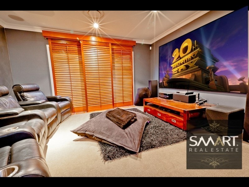 39 Meadowview Drive, Carrara QLD 4211